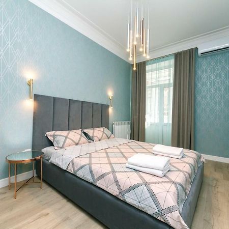 LUX , Two Bedrums Kiew Exterior foto